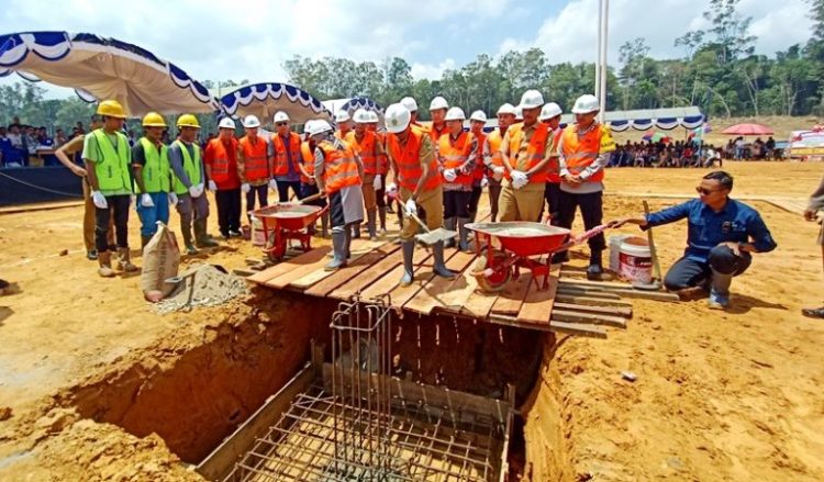 Nadalsyah Letakkan Batu Pertama Pembangunan Pabrik Sawit PT Muara Teweh Agro Jaya Utama