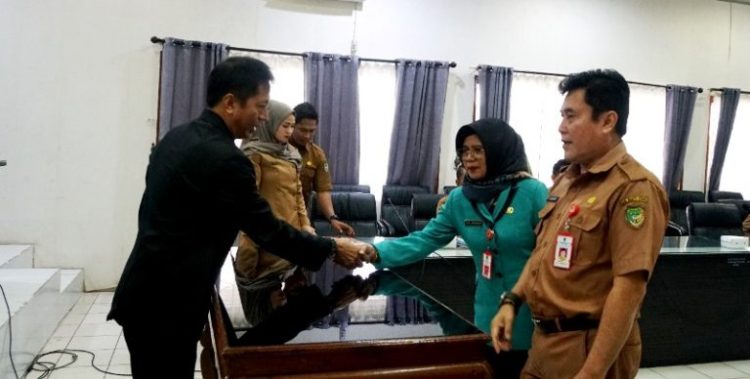 Sekda Barut Hadiri Sertijab Pejabat Eselon III