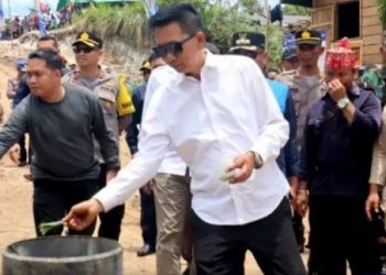 Bupati Barut Hadiri Syukuran Pemancangan Tiang Pertama Jembatan Sei Untu