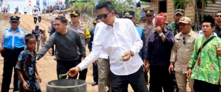 Bupati Barut Hadiri Syukuran Pemancangan Tiang Pertama Jembatan Sei Untu