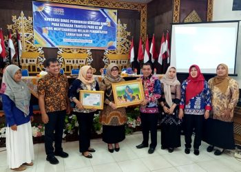 Bunda PAUD Barut Terima Penghargaan dari Disdik Barut