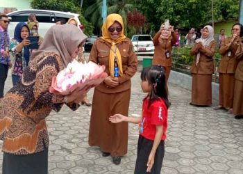 Bunda PAUD Barut Kunjungi SDN 8 Lanjas