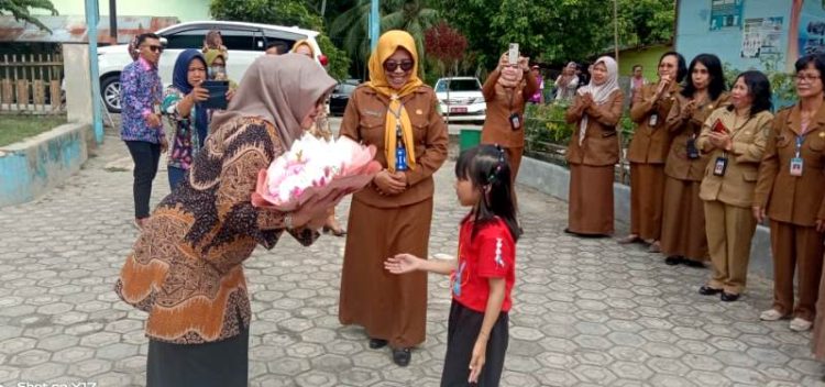 Bunda PAUD Barut Kunjungi SDN 8 Lanjas