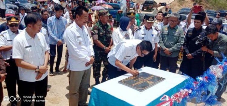 Bupati Barito Utara Resmikan Jembatan Anugerah Lahei I – Lahei II