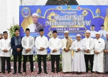 Pj Bupati Barut Hadiri Peringatan Maulid Nabi Muhammad di Masjid Muhammad Sidik