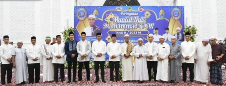 Pj Bupati Barut Hadiri Peringatan Maulid Nabi Muhammad di Masjid Muhammad Sidik
