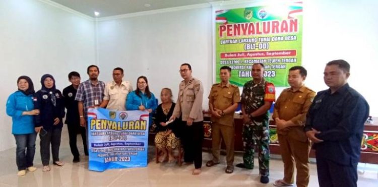 Puluhan Warga Desa Lemo I Terima BLT DD Triwulan II