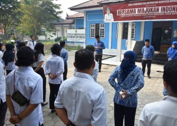 Diskominfo Kapuas Gelar Upacara Peringatan Hari Pahlawan
