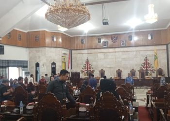 Paripurna Penyampaian Pengantar Raperda APBD 2024 Dihujani Interupsi