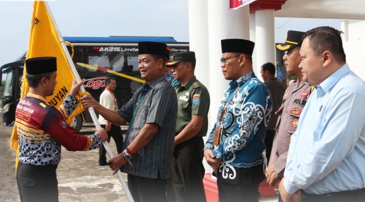 Pj Bupati Seruyan Lepas Rombongan Kafilah MTQ Seruyan Tingkat Kalteng