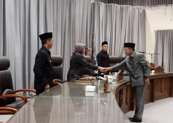 Fraksi F-ARKS DPRD Barut Sampaikan Lima Pertanyaan Terkait Dua Raperda