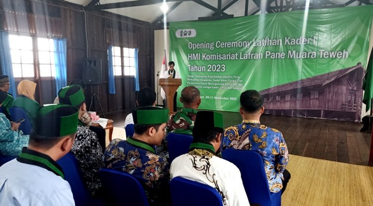 Staf Ahli Bupati Buka LK I HMI Komisariat Lafran Pane Muara Teweh