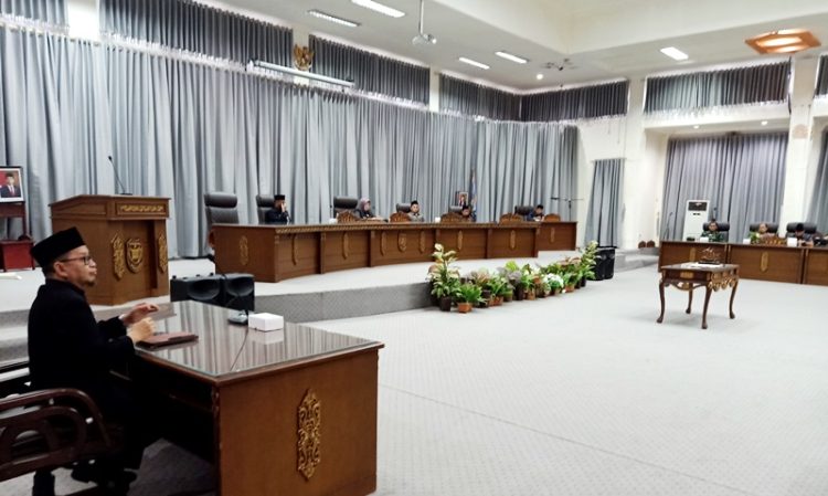 Pj Bupati Sampaikan Jawaban Terhadap Pemandangan Umum fraksi DPRD Tentang Raperda APBD 2024