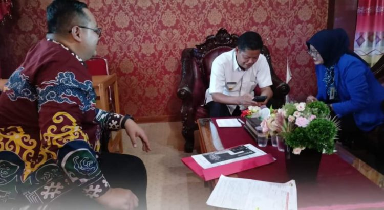 Pj Bupati Seruyan Terima Kunjungan Pimpinan Bank Kalteng dan BPJS Ketenagakerjaan