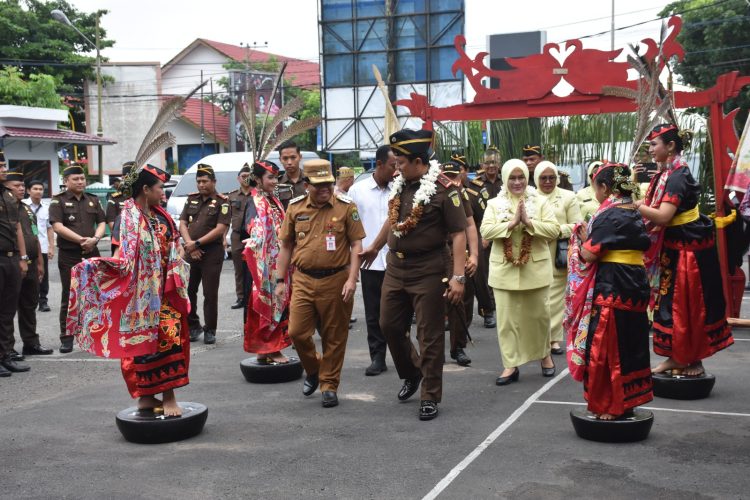 Pj Bupati Kapuas Sambut Kedatangan Kajati Kalteng