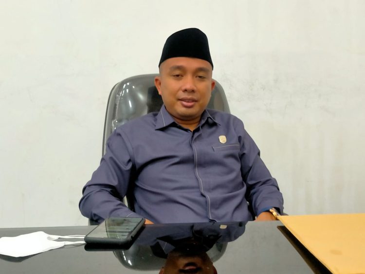Legislator ini Ajak Masyarakat Tingkatkan Literasi Dengan Kunjungi Perpustakaan Daerah