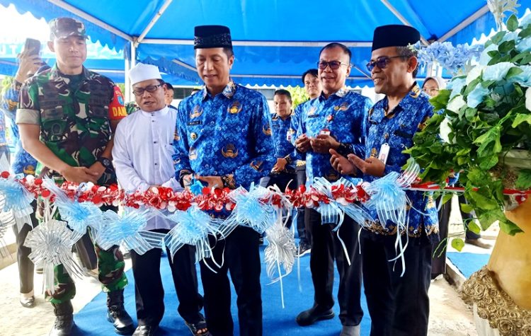Pj Bupati Resmikan Gedung Baru Tata Ruang dan Tapung Tawar Alat Berat