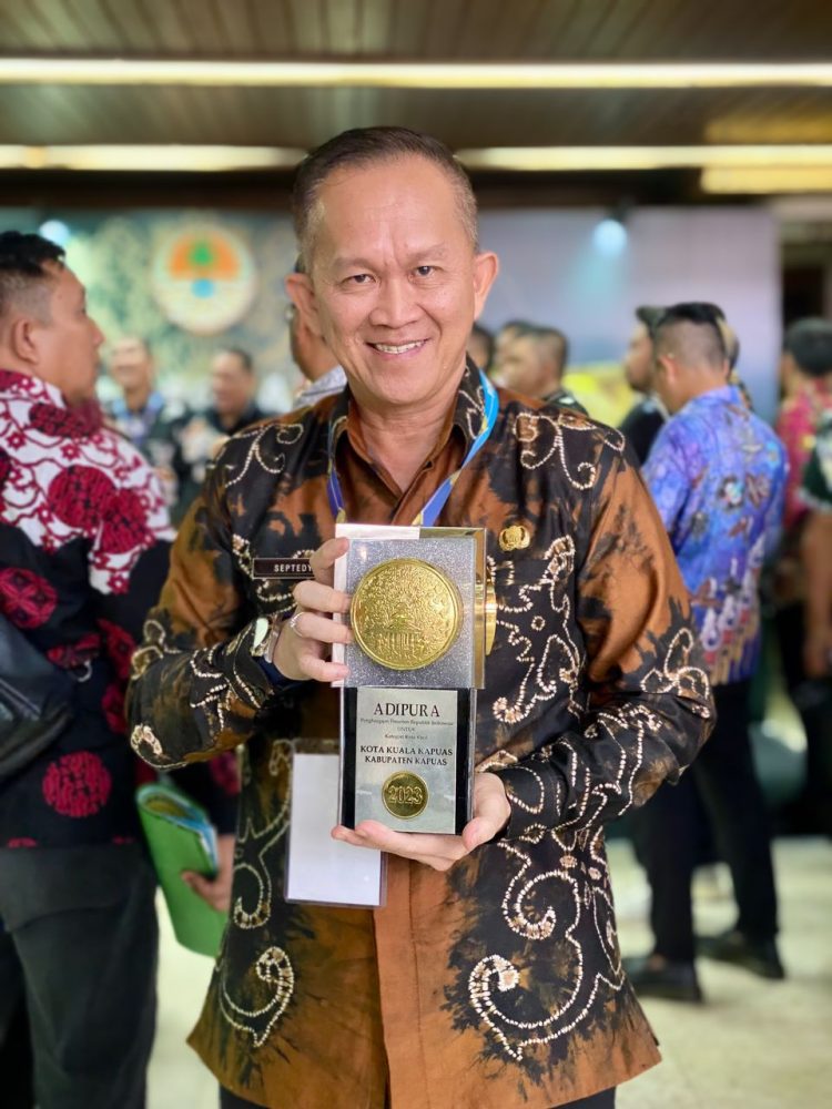 Kapuas Kembali Raih Adipura