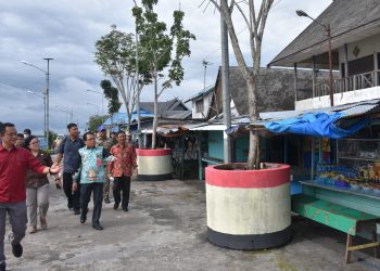 Pj Bupati Kapuas Tinjau Infrastruktur di Kawasan Pertokoan dan Pelabuhan 