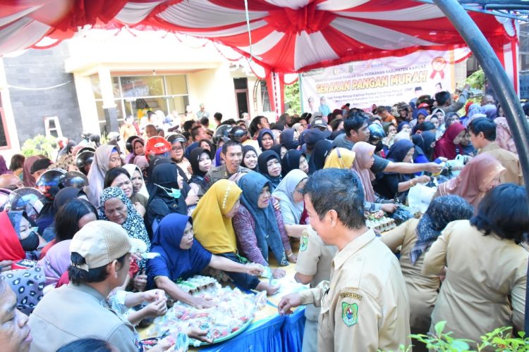 Pemkab Kapuas Melaksanakan Kegiatan Gerakan Pangan Murah
