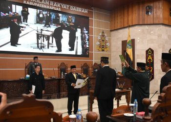 Pj Bupati Hadiri Rapat Paripurna Istimewa dan Pengangkatan PAW Anggota DPRD Kapuas