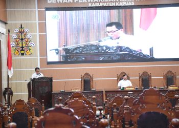 Pj Bupati Kapuas Sampaikan 3 Buah Raperda