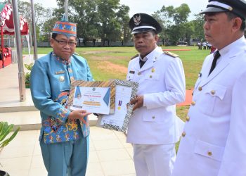 Pj Bupati Kapuas Pimpin Upacara Pelaksanaan Hari Jadi ke 218 Kota Kuala Kapuas