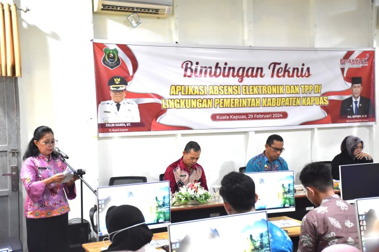 Pemkab Kapuas Selenggarakan Bimtek Penggunaan Absen Elektronik di Aula BKSDM Kapuas