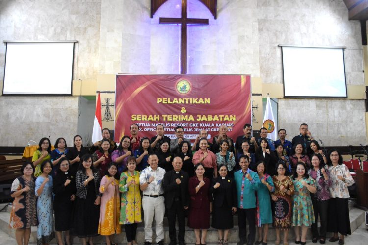 Sekda Kapuas Hadiri Pelantikan Sertijab Ketua Majelis Resort GKE Kuala Kapuas 