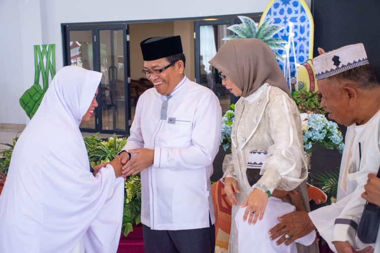 Pj Bupati Kapuas Gelar Open House