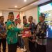 Penyerahan SK Pengakuan dan Perlindungan Masyarakat Hukum Adat Pinang 