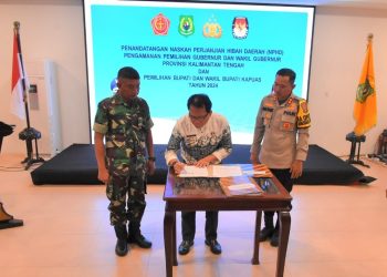 Pj Bupati Kapuas Lakukan Penandatangan NPHD Sebagai Komitmen Terwujudnya Pemilu Berkualitas