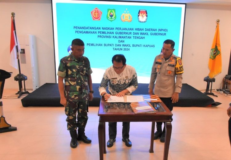 Pj Bupati Kapuas Lakukan Penandatangan NPHD Sebagai Komitmen Terwujudnya Pemilu Berkualitas