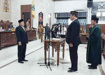 Dewan Gelar Rapat Paripurna Masa Persidangan II Peresmian Pengangkatan PAW