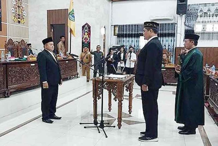 Dewan Gelar Rapat Paripurna Masa Persidangan II Peresmian Pengangkatan PAW
