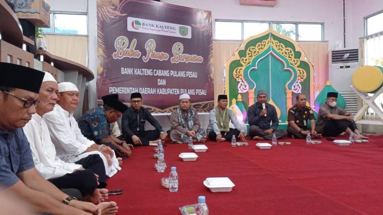 Bersama Kaum Duafa Dan Anak Yatim Bank Kalteng Cabang Pulpis Gelar Buka Puasa