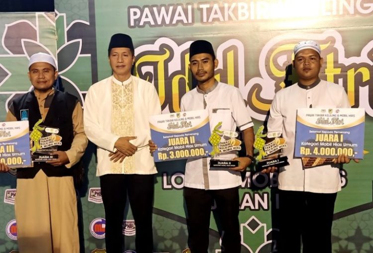 PHBI Kabupaten Barut Gelar Pawai Lomba Mobil Hias 