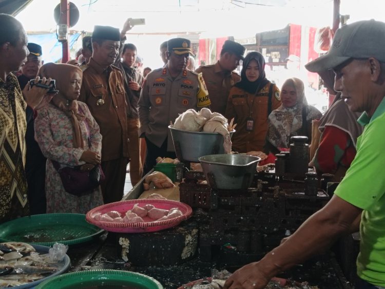 Pemkab Seruyan Gelar Sidak Pasar, Harga dan Stok Bapok Dipastikan Aman