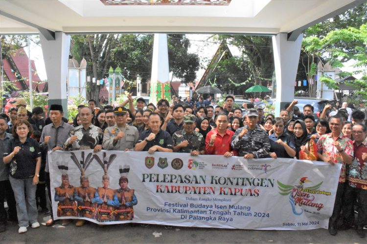 Sekda Kapuas Resmi Lepas Kontingen Yang Akan Ikuti Festival Budaya Isen Mulang