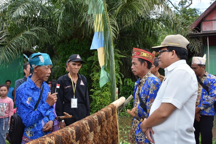 Pj Bupati Kapuas Hadiri Acara Ritual Adat Mamapas Lewu