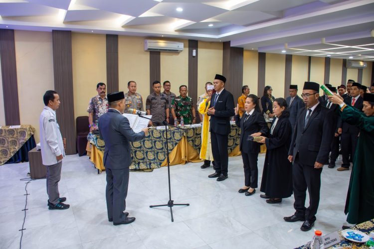 85 Anggota PPK Kabupaten Kapuas Resmi Dilantik Ketua KPU
