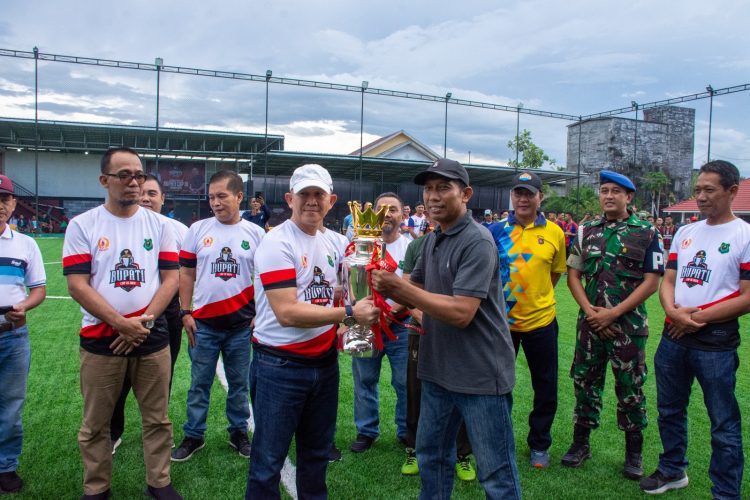 Sekda Kapuas Buka Turnamen Mini Soccer Bupati Cup III