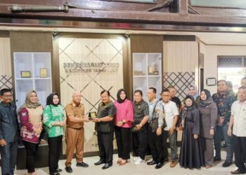 Dewan Kunker Ke Tanah Laut Konsultasi 3 Buah Raperda