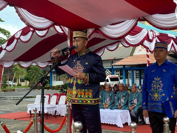 Sekda Kabupaten Kapuas Pimpin Upacara Peringatan Harjad Provinsi Kalteng ke 67