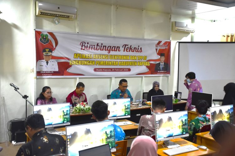 Pemkab Kapuas Selenggarakan Bimtek Penggunaan Absen Elektronik