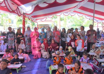 Pj Ketua TP PKK Kapuas Buka Lomba Mewarna dan Mendongeng Anak Tingkat TK Sampai SD