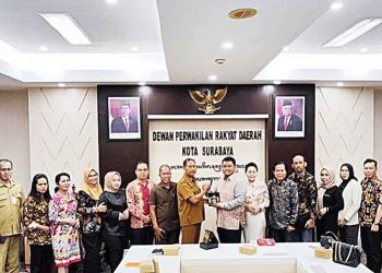 Dewan Kapuas Kunker ke Kantor DPRD Surabaya Provinsi Jawa Timur