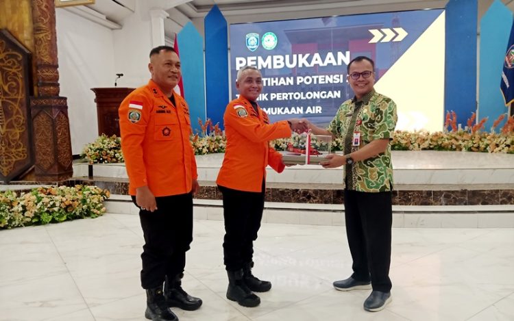 Pj Bupati Barut Harapkan Peserta Pelatihan Ikuti Pelatihan ini Dengan Semangat dan Dedikasi Penuh