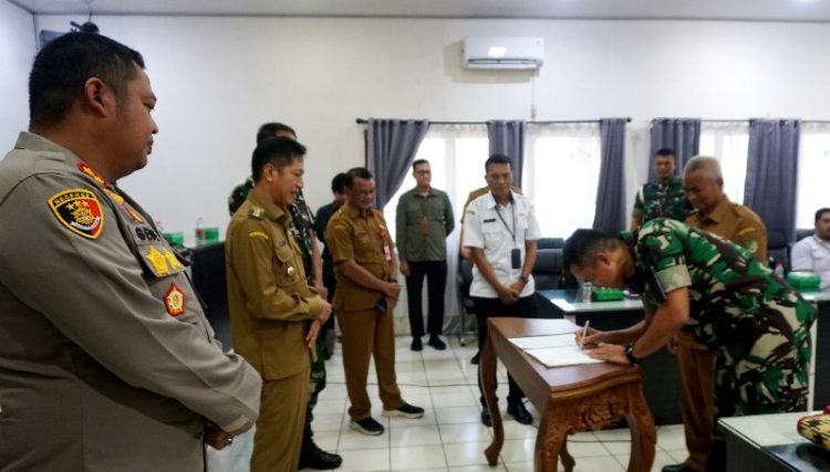 Pemkab Barut Lakukan Penandatanganan NPHD Pengamanan Pemilihan Kepala Daerah Serentak Tahun 2024
