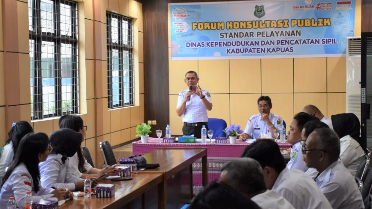 Disdukcapil Kapuas Menyelenggarakan Forum Konsultasi Publik dan Dibuka Langsung Oleh Asisten II